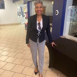 Meet your Posher, Angela